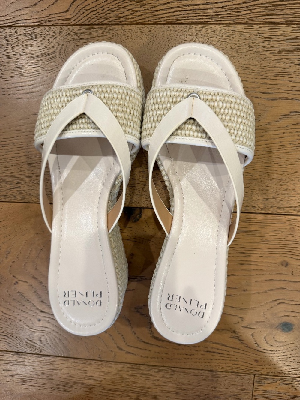 DONALD PLINER WEDGE 2 INCH PATENT LEATHER & RAFFIA IVORY 9.5